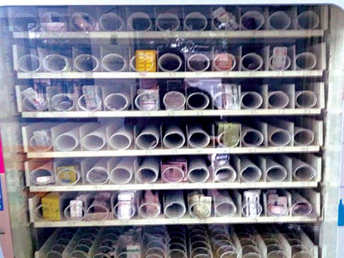 Thane Municipal Corporation's 'Your Hospital' experiment failed due to lack of maintenance | देखभालीअभावी ठाणे महापालिकेचा ‘आपला दवाखाना’चा प्रयोग फसला Thane Municipal Corporation's 'Your Hospital' experiment failed due to lack of maintenance | देखभालीअभावी ठाणे महापालिकेचा ‘आपला दवाखाना’चा प्रयोग फसला