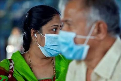 Corona Virus: Action against rumors on social media; District Collectors' Hint | Corona Virus: सोशल मीडियावर अफवा पसरवणाऱ्यांवर कारवाई; जिल्हाधिकाऱ्यांचा इशारा Corona Virus: Action against rumors on social media; District Collectors' Hint | Corona Virus: सोशल मीडियावर अफवा पसरवणाऱ्यांवर कारवाई; जिल्हाधिकाऱ्यांचा इशारा