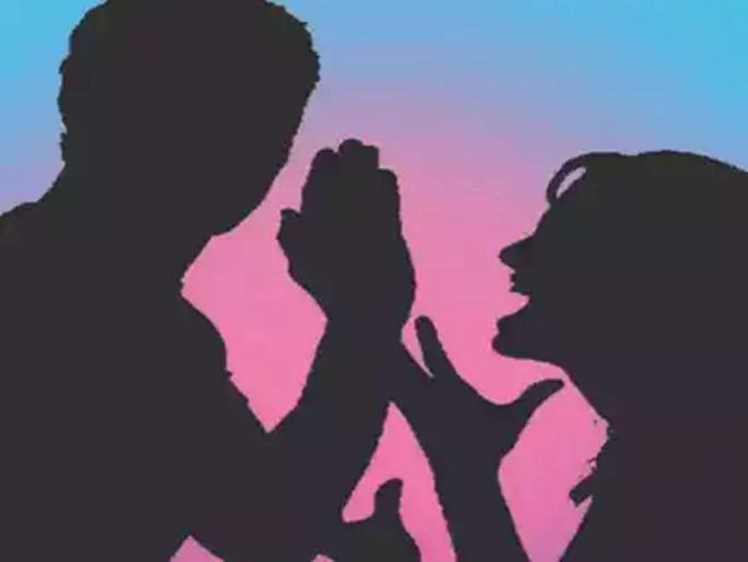 The wife should take her husband's nose in anger when asked about the chatting | चॅटिंगबाबत जाब विचारल्याच्या रागात पत्नीने पतीच्या नाकाचा घेतला चावा The wife should take her husband's nose in anger when asked about the chatting | चॅटिंगबाबत जाब विचारल्याच्या रागात पत्नीने पतीच्या नाकाचा घेतला चावा