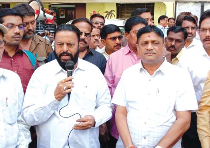 Seventh Pay Commission withheld from Shiv Sena; KDMC refuses to approve resolutions | सातवा वेतन आयोग शिवसेनेमुळे रखडला; ठराव मंजूर करण्याबाबत केडीएमसीत टाळाटाळ Seventh Pay Commission withheld from Shiv Sena; KDMC refuses to approve resolutions | सातवा वेतन आयोग शिवसेनेमुळे रखडला; ठराव मंजूर करण्याबाबत केडीएमसीत टाळाटाळ