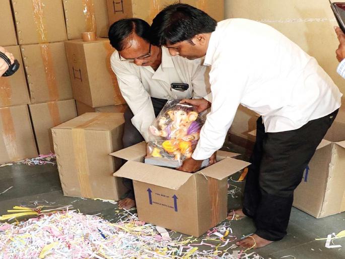 Back in the backdrop of a change in the journey of Mauritius | बदलापुरातील बाप्पा चालले मॉरिशसच्या प्रवासाला Back in the backdrop of a change in the journey of Mauritius | बदलापुरातील बाप्पा चालले मॉरिशसच्या प्रवासाला