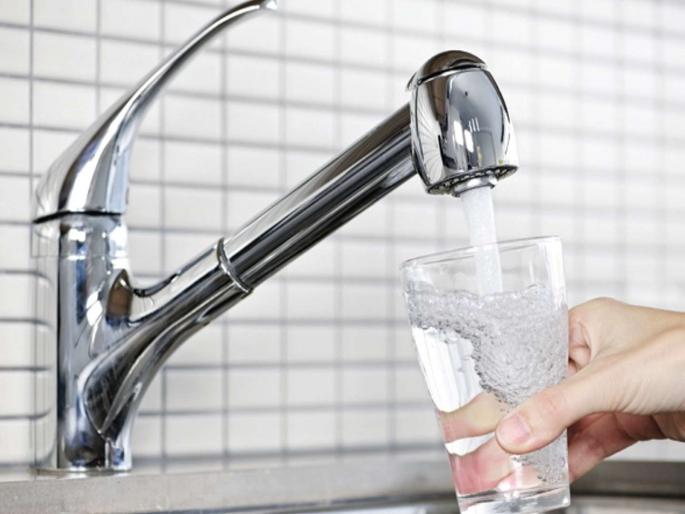 Fortified water supply, MNS corporation is located at headquarters | गढूळ पाणीपुरवठा, मनसेचा पालिका मुख्यालयात ठिय्या Fortified water supply, MNS corporation is located at headquarters | गढूळ पाणीपुरवठा, मनसेचा पालिका मुख्यालयात ठिय्या