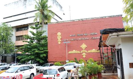 Commissioner, Engineer's pressures for KDMT's contractor's bill | केडीएमसीत कंत्राटदाराच्या बिलासाठी आयुक्त, अभियंत्याचा दबाव Commissioner, Engineer's pressures for KDMT's contractor's bill | केडीएमसीत कंत्राटदाराच्या बिलासाठी आयुक्त, अभियंत्याचा दबाव