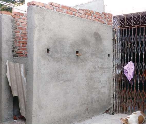 Opposition outside the fish market | मासळी बाजाराबाहेर गाळ्यास केला विरोध Opposition outside the fish market | मासळी बाजाराबाहेर गाळ्यास केला विरोध