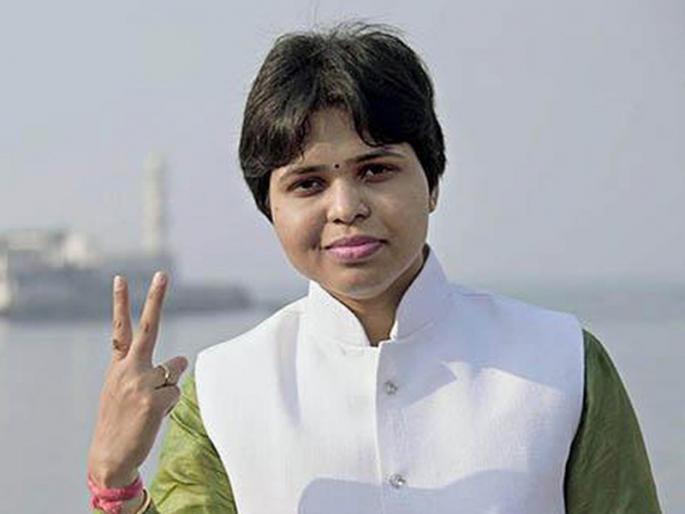 History will be made in Baramati if 'BJP' nominates Claimed by Trupti Desai | बारामतीत सुप्रिया सुळे सक्षम नाहीत; तृप्ती देसाईंची टीका History will be made in Baramati if 'BJP' nominates Claimed by Trupti Desai | बारामतीत सुप्रिया सुळे सक्षम नाहीत; तृप्ती देसाईंची टीका
