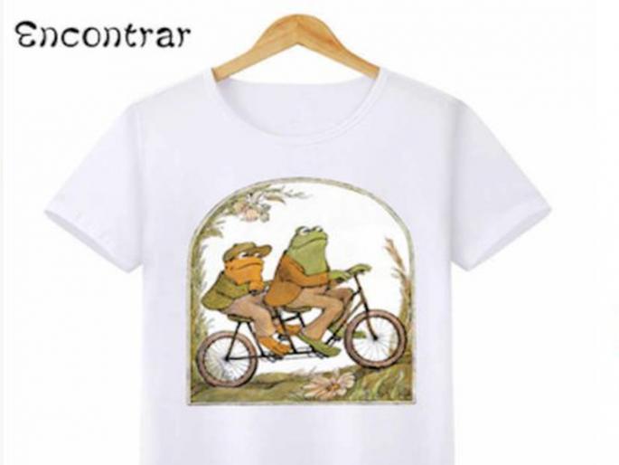 Mother orders cute t-shirt for daughter from Chinese website left shocked after its delivery | चिनी वेबसाईटवरून आईने मुलीसाठी मागवला टी-शर्ट.... घरी आला, तेव्हा उडालीच! Mother orders cute t-shirt for daughter from Chinese website left shocked after its delivery | चिनी वेबसाईटवरून आईने मुलीसाठी मागवला टी-शर्ट.... घरी आला, तेव्हा उडालीच!