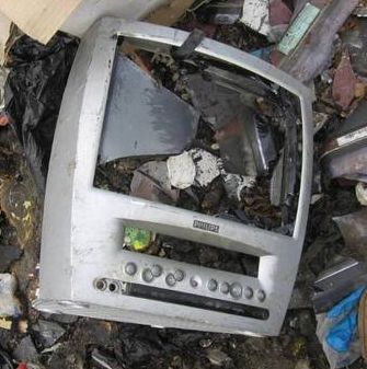 Shivsena farmer kills stone and burst TV in Ashish Shelar's mouth | शिवसैनिक शेतकऱ्याने आशिष शेलारांच्या तोंडावर मारला दगड अन् फुटला टीव्ही Shivsena farmer kills stone and burst TV in Ashish Shelar's mouth | शिवसैनिक शेतकऱ्याने आशिष शेलारांच्या तोंडावर मारला दगड अन् फुटला टीव्ही