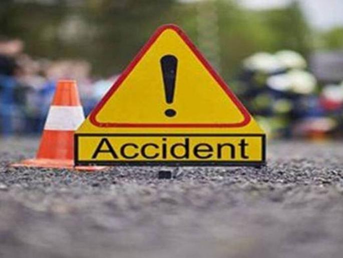 Two killed in Akkalkot passenger vehicle accident near Dhulkhed | अक्कलकोट येथे दर्शनाला जाणाऱ्या प्रवाशी वाहनाचा धुळखेड जवळ अपघात, दोघे ठार Two killed in Akkalkot passenger vehicle accident near Dhulkhed | अक्कलकोट येथे दर्शनाला जाणाऱ्या प्रवाशी वाहनाचा धुळखेड जवळ अपघात, दोघे ठार