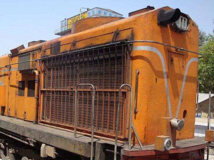 How much is the mileage of the train engine? How many liters of diesel is needed per km... | बाईक, कारचे काढता! रेल्वेचे मायलेज किती? एका किमीला किती लीटर डिझेल लागते... How much is the mileage of the train engine? How many liters of diesel is needed per km... | बाईक, कारचे काढता! रेल्वेचे मायलेज किती? एका किमीला किती लीटर डिझेल लागते...