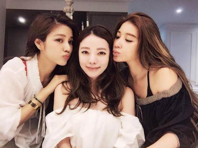 Age does not affect Taiwanese women, know the reason | 'या' देशातील महिला कधीच दिसत नाहीत वृद्ध, जाणून घ्या त्यांचं नेहमी तरूण दिसण्याचं गुपित!