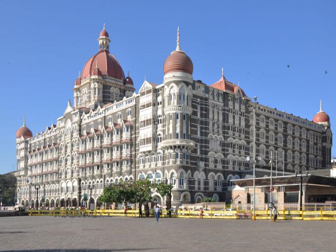 phone calls threatening to blow up mumbai taj hotel from pakistan security tightened | ताज हॉटेल बॉम्बनं उडवून देऊ! पाकिस्तानमधून धमकीचा कॉल; सुरक्षा यंत्रणा अलर्टवर phone calls threatening to blow up mumbai taj hotel from pakistan security tightened | ताज हॉटेल बॉम्बनं उडवून देऊ! पाकिस्तानमधून धमकीचा कॉल; सुरक्षा यंत्रणा अलर्टवर