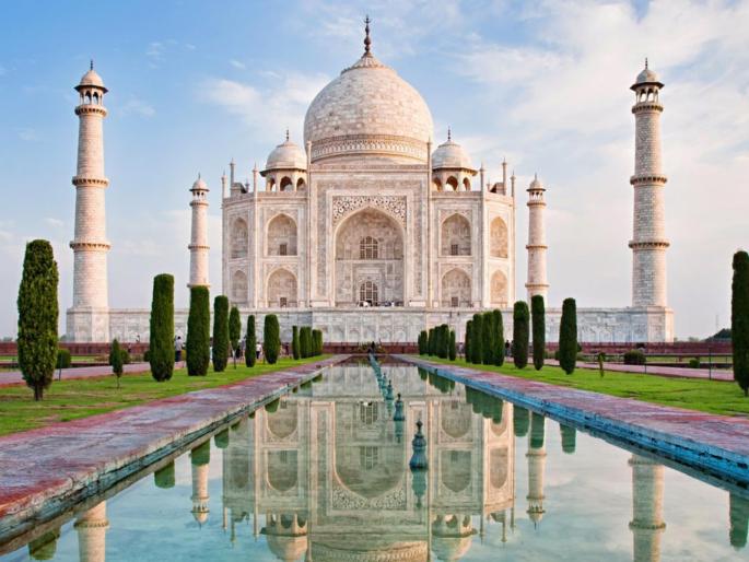 didi shahajahan chopped hands of artist who created or built Taj Mahal | Travel Facts: शहाजहानने ताजमहल बांधुन झाल्यानंतर मजुरांचे हात कापले होते का? 'हे' आहे सत्य didi shahajahan chopped hands of artist who created or built Taj Mahal | Travel Facts: शहाजहानने ताजमहल बांधुन झाल्यानंतर मजुरांचे हात कापले होते का? 'हे' आहे सत्य