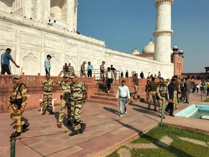 Bomb threat at Taj Mahal, turns out to be hoax | ताजमहालला बॉम्बने उडवण्याची धमकी; बॉम्बशोध पथक घटनास्थळी दाखल, सुरक्षाव्यवस्थेत वाढ Bomb threat at Taj Mahal, turns out to be hoax | ताजमहालला बॉम्बने उडवण्याची धमकी; बॉम्बशोध पथक घटनास्थळी दाखल, सुरक्षाव्यवस्थेत वाढ