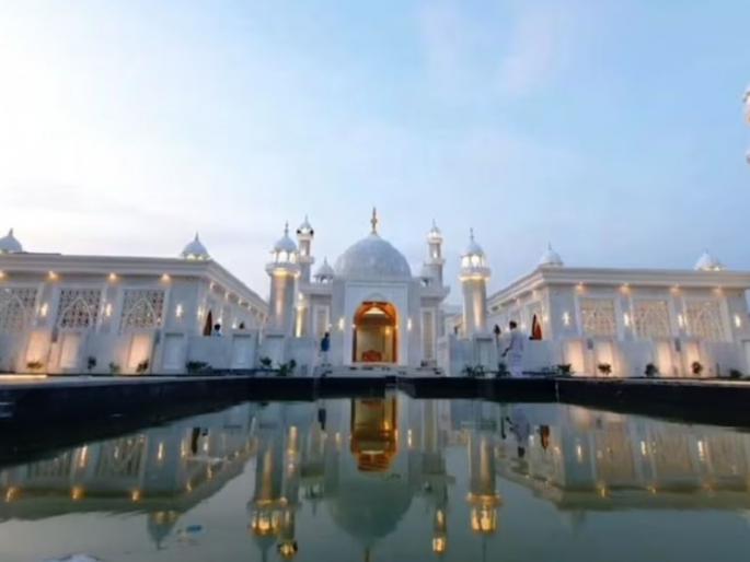 Son builds Taj Mahal-inspired memorial house for dead mother | प्रेमासाठी काय पण! आईच्या आठवणीत लेकाने बांधला 'ताजमहाल'; केला कोट्यवधींचा खर्च, म्हणाला... Son builds Taj Mahal-inspired memorial house for dead mother | प्रेमासाठी काय पण! आईच्या आठवणीत लेकाने बांधला 'ताजमहाल'; केला कोट्यवधींचा खर्च, म्हणाला...