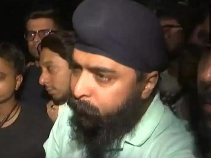 Mohali court issues an arrest warrant against Tajinder Pal Singh Bagga and instructs police to arrest him and produce him before court | "अटक करून कोर्टात हजर करा", तेजिंदर बग्गा यांच्याविरुद्ध आणखी एक वॉरंट जारी Mohali court issues an arrest warrant against Tajinder Pal Singh Bagga and instructs police to arrest him and produce him before court | "अटक करून कोर्टात हजर करा", तेजिंदर बग्गा यांच्याविरुद्ध आणखी एक वॉरंट जारी