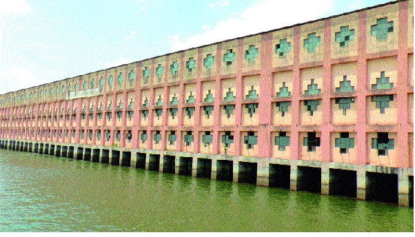  Thakir, Tembhu's 32 million Thakit: Challenge of Chakravyuh | ‘ताकारी, टेंभू’चे ३२ कोटी थकीत : चक्रव्यूह भेदण्याचे आव्हान