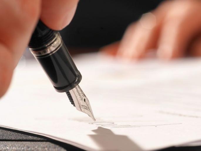 Kolhapur: If not tell the Commissioner, the collector, the fame of the branch engineer | कोल्हापूर : आयुक्तांना सांगा नाही तर कलेक्टरना, शाखा अभियंत्याचा उर्मटपणा Kolhapur: If not tell the Commissioner, the collector, the fame of the branch engineer | कोल्हापूर : आयुक्तांना सांगा नाही तर कलेक्टरना, शाखा अभियंत्याचा उर्मटपणा