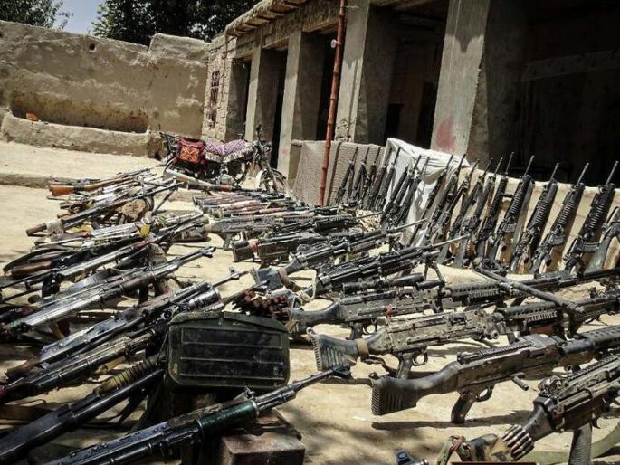 Horrible! US, Russian weapons in Taliban hands taken from Afghan forces | Afghanistan Crisis: भयावह! तालिबानच्या हाती अमेरिका, रशियाची शस्त्रास्त्रे; संख्या काही देशांएवढी Horrible! US, Russian weapons in Taliban hands taken from Afghan forces | Afghanistan Crisis: भयावह! तालिबानच्या हाती अमेरिका, रशियाची शस्त्रास्त्रे; संख्या काही देशांएवढी