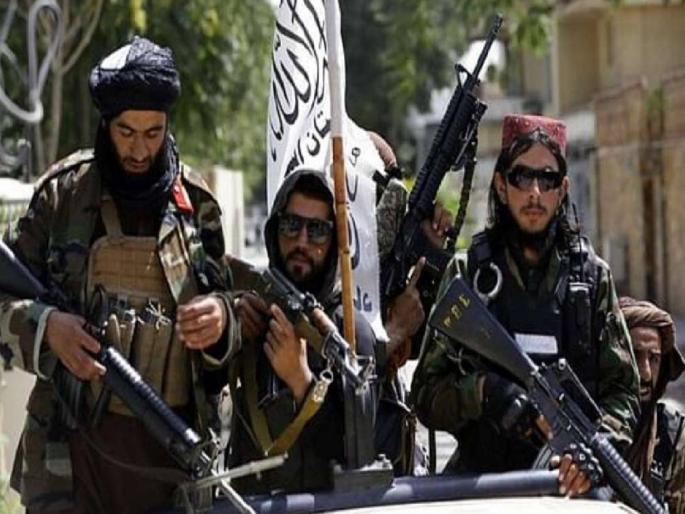 Cross-border firing on Pakistan-Afghanistan border; Hundreds of families flee homes | पाकिस्तान अन् अफगाणिस्तान सीमेवर क्रॉस बॉर्डर फायरींग; शेकडो कुटुबांनी घरं सोडली Cross-border firing on Pakistan-Afghanistan border; Hundreds of families flee homes | पाकिस्तान अन् अफगाणिस्तान सीमेवर क्रॉस बॉर्डर फायरींग; शेकडो कुटुबांनी घरं सोडली