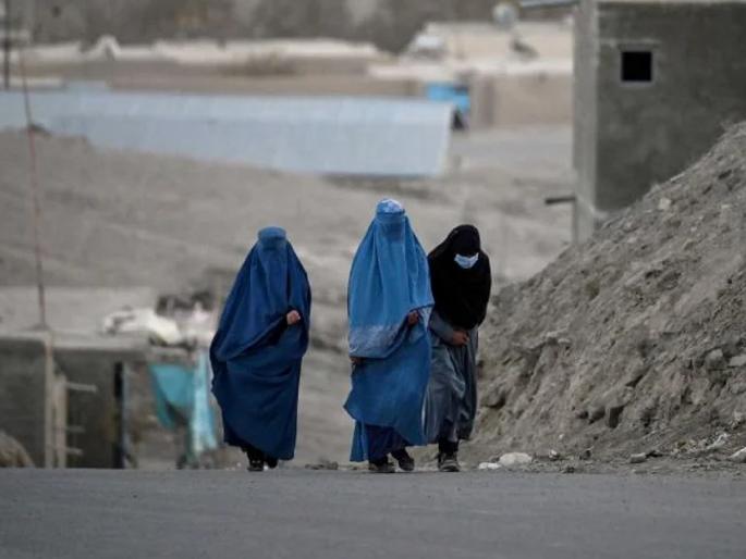 Women Can't Fly Without Male Relative: Officials Claim Taliban Order | तालिबानचे अजब 'फर्मान', आता महिलांकडून 'हे' अधिकार हिरावून घेतले Women Can't Fly Without Male Relative: Officials Claim Taliban Order | तालिबानचे अजब 'फर्मान', आता महिलांकडून 'हे' अधिकार हिरावून घेतले