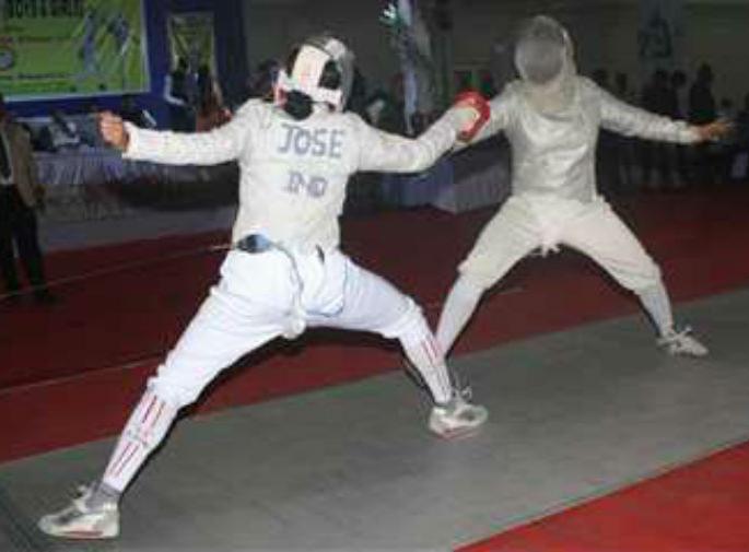 In the Solapur 63th National School Fencing Competition, Punjab has won the title of the state of Punjab, and Maharashtra won 1 gold, 1 silver and 6 bronze medals. | सोलापूरात ६३ वी राष्ट्रीय शालेय तलवारबाजी स्पर्धा, मुलांमध्ये पंजाब तर मुलींमध्ये चंदीगड राज्याला सर्वसाधारण विजेतेपद, महाराष्ट्राला १ सुवर्ण,१ रौप्य आणि ६ कांस्य पदके : मुलांमध्ये महाराष्ट्राला उपविजेतेपद In the Solapur 63th National School Fencing Competition, Punjab has won the title of the state of Punjab, and Maharashtra won 1 gold, 1 silver and 6 bronze medals. | सोलापूरात ६३ वी राष्ट्रीय शालेय तलवारबाजी स्पर्धा, मुलांमध्ये पंजाब तर मुलींमध्ये चंदीगड राज्याला सर्वसाधारण विजेतेपद, महाराष्ट्राला १ सुवर्ण,१ रौप्य आणि ६ कांस्य पदके : मुलांमध्ये महाराष्ट्राला उपविजेतेपद