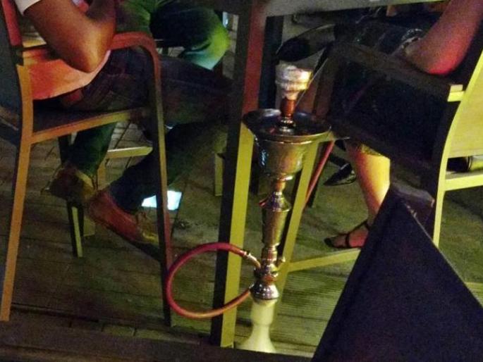 Residents protest 'herbal' hookah parlor in Bhayandar; Order of court action | भाईंदरमधील ‘हर्बल’ हुक्का पार्लरला रहिवाशांचा विरोध; न्यायालयाने दिले कारवाईचे आदेश Residents protest 'herbal' hookah parlor in Bhayandar; Order of court action | भाईंदरमधील ‘हर्बल’ हुक्का पार्लरला रहिवाशांचा विरोध; न्यायालयाने दिले कारवाईचे आदेश