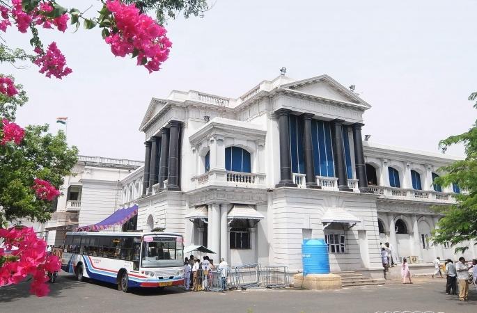 Tamil Nadu government decides to provide financial assistance to 13.35 lakh people | तामिळनाडू सरकारचा मोठा निर्णय, 13.35 लाख लोकांना मिळणार आर्थिक मदत Tamil Nadu government decides to provide financial assistance to 13.35 lakh people | तामिळनाडू सरकारचा मोठा निर्णय, 13.35 लाख लोकांना मिळणार आर्थिक मदत