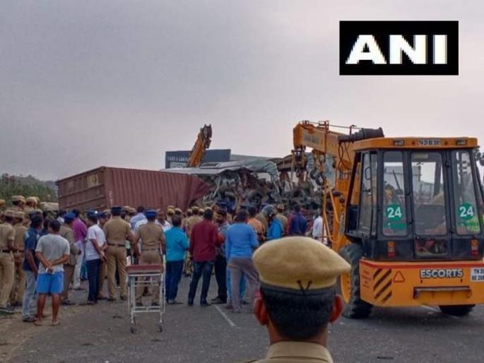 19 people dead in a collision between bus & a truck in Tamil Nadu | तामिळनाडूमध्ये बस आणि ट्रकचा भीषण अपघात, 19 जणांचा मृत्यू  19 people dead in a collision between bus & a truck in Tamil Nadu | तामिळनाडूमध्ये बस आणि ट्रकचा भीषण अपघात, 19 जणांचा मृत्यू