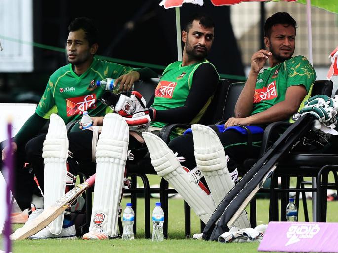 Bangladesh star cricketer Tamim Iqbal collapsed on the field, immediately admitted to the hospital, update on his health revealed | बांगलादेशचा स्टार क्रिकेटपटू मैदानातच कोसळला, तातडीने रुग्णालयात केलं दाखल, प्रकृतीबाबत समोर आली अशी अपडेट 