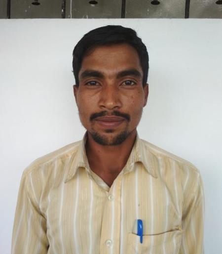 A unique teacher who adopts poor students | गरीब विद्यार्थ्यांना दत्तक घेणारा जगावेगळा शिक्षक A unique teacher who adopts poor students | गरीब विद्यार्थ्यांना दत्तक घेणारा जगावेगळा शिक्षक