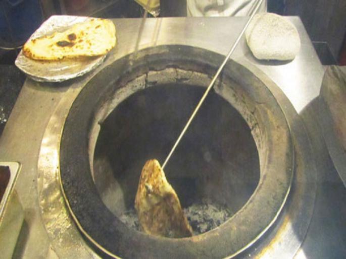 In the 14th century, Nan-Paratha came in Marathwada | १४ व्या शतकात नान-पराठा आला मराठवाड्यात In the 14th century, Nan-Paratha came in Marathwada | १४ व्या शतकात नान-पराठा आला मराठवाड्यात