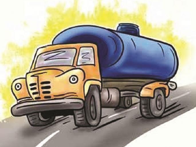 In the Aurangabad district, 619 roataion of 300 tankers have water in the rural areas | औरंगाबाद जिल्ह्यात ३०० टँकरच्या ६१९ खेपांनी ग्रामीण भागाला पाणी In the Aurangabad district, 619 roataion of 300 tankers have water in the rural areas | औरंगाबाद जिल्ह्यात ३०० टँकरच्या ६१९ खेपांनी ग्रामीण भागाला पाणी