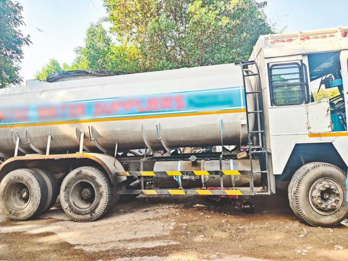 Helmet fell off during accident; young woman dies under tanker wheels, second victim dies due to speeding vehicle | अपघातावेळी हेल्मेट बाजूला गेले; टँकरच्या चाकाखाली येऊन तरुणीचा मृत्यू, वाहनाच्या वेगाचा वानवडीत दुसरा बळी, Helmet fell off during accident; young woman dies under tanker wheels, second victim dies due to speeding vehicle | अपघातावेळी हेल्मेट बाजूला गेले; टँकरच्या चाकाखाली येऊन तरुणीचा मृत्यू, वाहनाच्या वेगाचा वानवडीत दुसरा बळी,