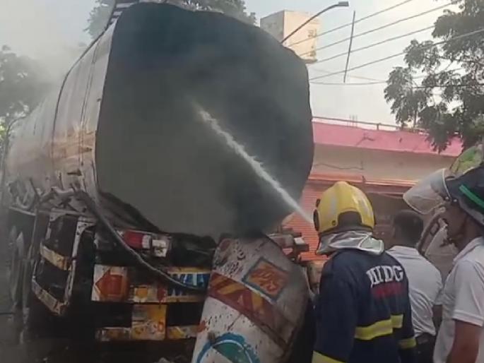 Waluj MIDC shaken! Oil tanker explosion during welding; One persons leg lost | वाळूज एमआयडीसी हादरली! वेल्डिंग सुरू असलेल्या ऑइल टँकरचा स्फोट; एकाचा पाय निकामी Waluj MIDC shaken! Oil tanker explosion during welding; One persons leg lost | वाळूज एमआयडीसी हादरली! वेल्डिंग सुरू असलेल्या ऑइल टँकरचा स्फोट; एकाचा पाय निकामी