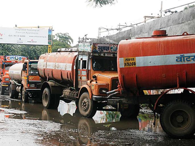 The forest department will bring the trees to life with tankers in places where there is no water | पाणी नसलेल्या ठिकाणी वन विभाग टँकरने जगविणार झाडे The forest department will bring the trees to life with tankers in places where there is no water | पाणी नसलेल्या ठिकाणी वन विभाग टँकरने जगविणार झाडे