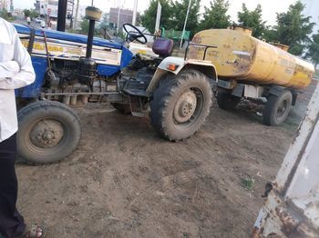 Caught two tankers supplying water to a private construction | खासगी बांधकामाला पाणीपुरवठा करणारे दोन टँकर पकडले Caught two tankers supplying water to a private construction | खासगी बांधकामाला पाणीपुरवठा करणारे दोन टँकर पकडले