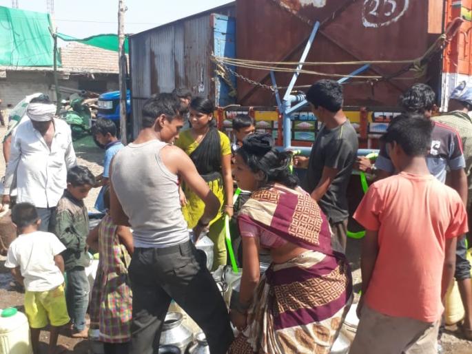 Special 'Watch' on tanker rounds in villages! | अतीटंचाईग्रस्त गावांमधील टँकरच्या फेऱ्यांवर प्रशासनाचा विशेष ‘वॉच’! Special 'Watch' on tanker rounds in villages! | अतीटंचाईग्रस्त गावांमधील टँकरच्या फेऱ्यांवर प्रशासनाचा विशेष ‘वॉच’!