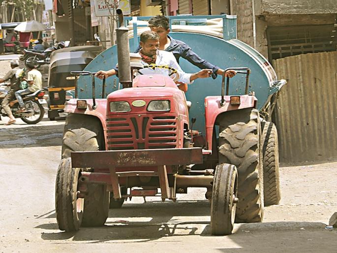 'Do not have a meal at all; But give it water ... '; | ‘एक वेळ जेवण नको; पण पाणी द्या...’; 'Do not have a meal at all; But give it water ... '; | ‘एक वेळ जेवण नको; पण पाणी द्या...’;