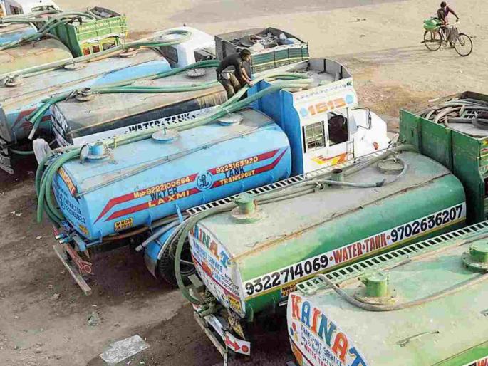 Mumbai Water Tanker Strike 2000 construction site hit housing societies shopping Malls offices Hit Due To Water Shortage | Mumbai Water: मुंबई टँकर असोसिएशनच्या बंदमुळे २ हजार बांधकाम साइटवर पाणीटंचाईचे सावट? अनेक इमारती, मॉललाही फटका Mumbai Water Tanker Strike 2000 construction site hit housing societies shopping Malls offices Hit Due To Water Shortage | Mumbai Water: मुंबई टँकर असोसिएशनच्या बंदमुळे २ हजार बांधकाम साइटवर पाणीटंचाईचे सावट? अनेक इमारती, मॉललाही फटका