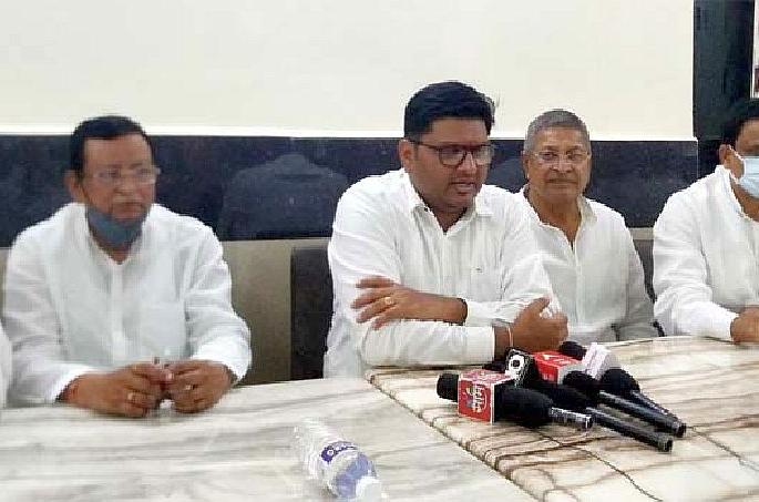 prajakta tanpuray commented on devendra devendra fadnavis and bjp govt over loss of MSEDCL | महावितरणच्या नुकसानीत फडणवीस सरकारचा मोठा वाटा; प्राजक्त तनपुरेंची टीका prajakta tanpuray commented on devendra devendra fadnavis and bjp govt over loss of MSEDCL | महावितरणच्या नुकसानीत फडणवीस सरकारचा मोठा वाटा; प्राजक्त तनपुरेंची टीका