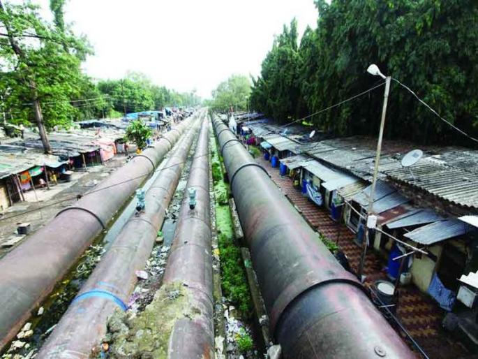 Houses or give money to displaced people | विस्थापितांना घरे किंवा पैसे द्या Houses or give money to displaced people | विस्थापितांना घरे किंवा पैसे द्या