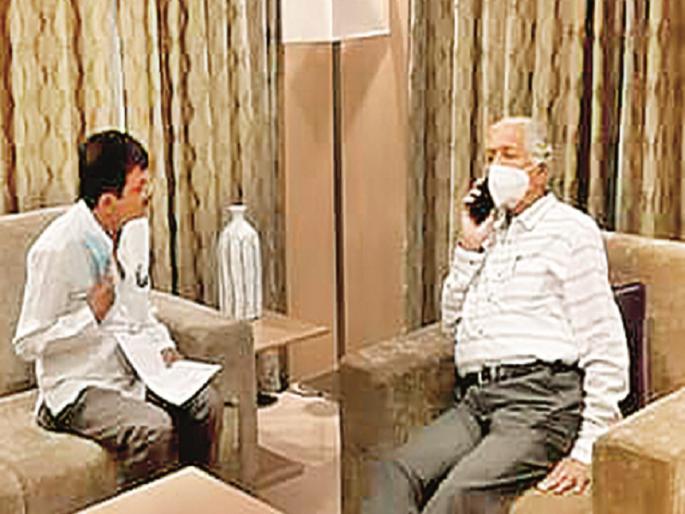 ‘Wait and Watch’ for two years; Kishanchand Tanwani's question about giving responsibility to Guardian Minister? | दोन वर्षांपासून ‘वेट अॅण्ड वॉच’; किशनचंद तनवाणींची पालकमंत्र्यांकडे जबाबदारी देण्याबाबत विचारणा ? ‘Wait and Watch’ for two years; Kishanchand Tanwani's question about giving responsibility to Guardian Minister? | दोन वर्षांपासून ‘वेट अॅण्ड वॉच’; किशनचंद तनवाणींची पालकमंत्र्यांकडे जबाबदारी देण्याबाबत विचारणा ?
