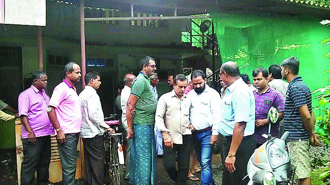 Customers are angry because the Internet service is closed in the post office of Chaul | चौल टपाल कार्यालयात इंटरनेट सेवा बंद असल्याने ग्राहक संतप्त