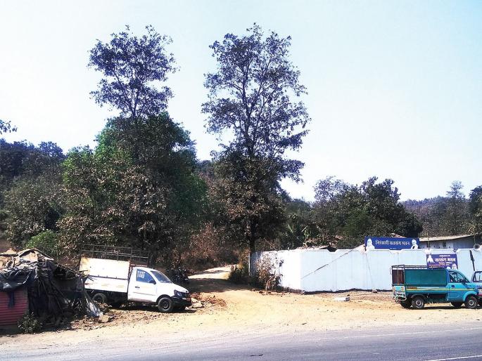 Safal - Pargaon Road awaiting demolition | सफाळे - पारगाव रस्ता डांबरीकरणाच्या प्रतीक्षेत Safal - Pargaon Road awaiting demolition | सफाळे - पारगाव रस्ता डांबरीकरणाच्या प्रतीक्षेत
