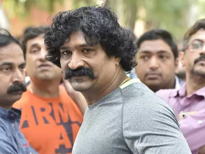 sachin kharat rpi slams marathi actor director pravin tarde for keeping ganpati over constitution | "प्रवीण तरडेंना महाराष्ट्रात फिरू देणार नाही"; जाणूनबुजून संविधानाचा अपमान केल्याचा आरोप sachin kharat rpi slams marathi actor director pravin tarde for keeping ganpati over constitution | "प्रवीण तरडेंना महाराष्ट्रात फिरू देणार नाही"; जाणूनबुजून संविधानाचा अपमान केल्याचा आरोप