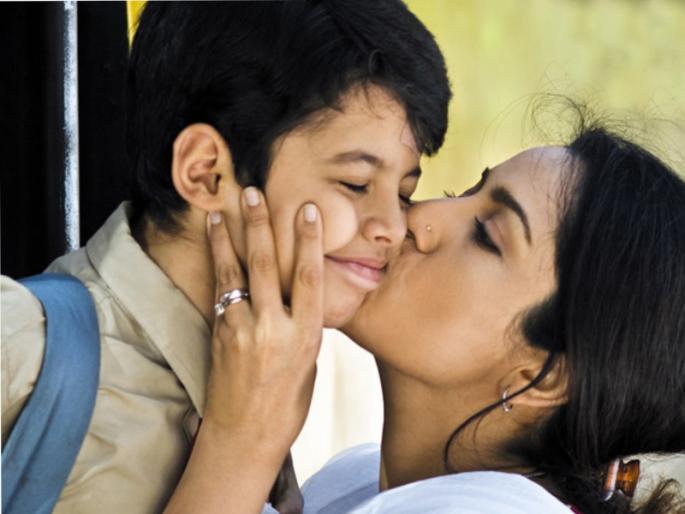 The mother's faith strengthens the children's wings; Read this story! | आईचा विश्वास मुलांच्या पंखाना बळ देतो; वाचा ही गोष्ट! The mother's faith strengthens the children's wings; Read this story! | आईचा विश्वास मुलांच्या पंखाना बळ देतो; वाचा ही गोष्ट!