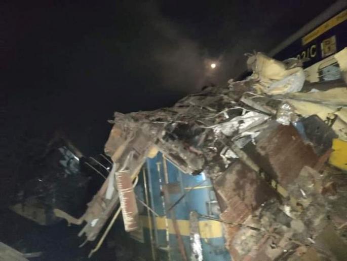 6 killed, 40 injured in train accident in Andhra Pradesh; PM Narendra Modi's call to Railway Minister | आंध्र प्रदेशमधील ट्रेन दुर्घटनेत ६ जणांचा मृत्यू, ४० जखमी; PM मोदींचा रेल्वेमंत्र्यांना फोन 6 killed, 40 injured in train accident in Andhra Pradesh; PM Narendra Modi's call to Railway Minister | आंध्र प्रदेशमधील ट्रेन दुर्घटनेत ६ जणांचा मृत्यू, ४० जखमी; PM मोदींचा रेल्वेमंत्र्यांना फोन