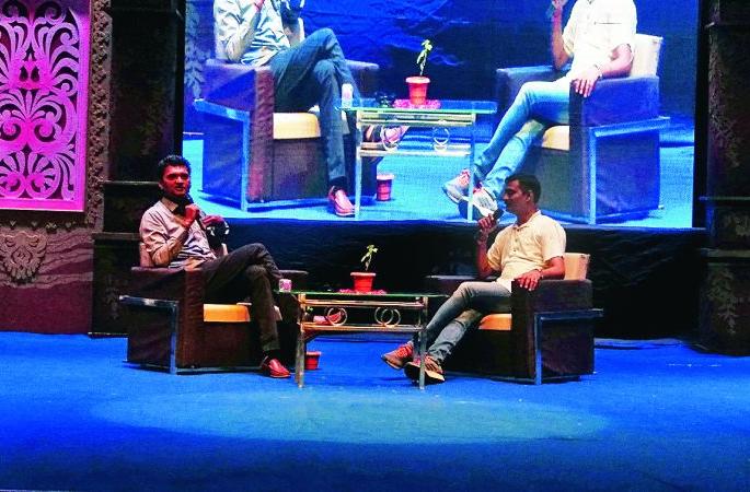 Joining of men is success of way : The message given by the three jaunted person | माणसांना जोेडणे हीच यशाची वाट : झपाटलेल्या तिघांनी दिला संदेश