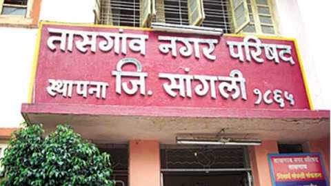 Koladanda of the ruling coalition to rehabilitate the hours | तासगावात खोकी पुनर्वसनास सत्ताधाऱ्यांचा कोलदांडा