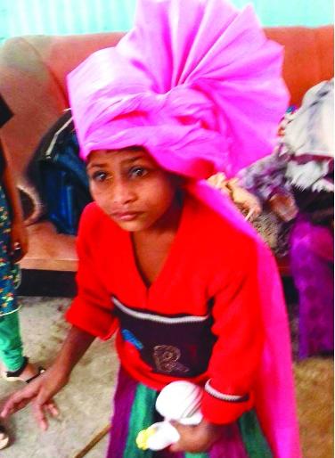 Dada's father, mother's suicide, relatives refuse: Story of a flowery flutter in the thorny life of Taslim. | तस्लीमच्या काटेरी आयुष्याला फुलांचा बहर खडतर प्रवासाची कहाणी : दारुडा बाप, आईची आत्महत्या, नातेवाइकांनी झिडकारले Dada's father, mother's suicide, relatives refuse: Story of a flowery flutter in the thorny life of Taslim. | तस्लीमच्या काटेरी आयुष्याला फुलांचा बहर खडतर प्रवासाची कहाणी : दारुडा बाप, आईची आत्महत्या, नातेवाइकांनी झिडकारले